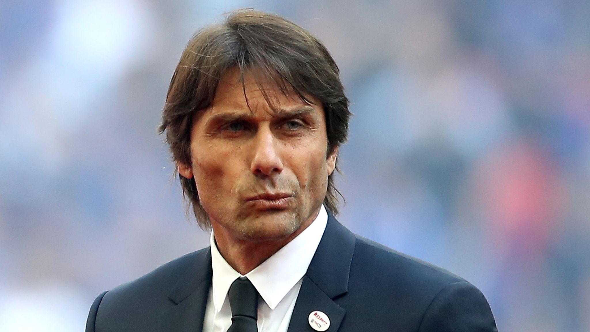 La Ti: Sau trận thua Bologna, Conte quyết định nghỉ thi đấu một tuần để hồi phục sức khỏe.