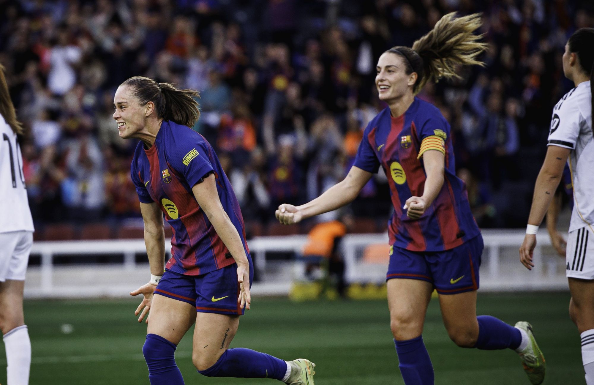 Đội bóng nữ Barcelona đánh bại đội bóng nữ Real Madrid 4-0, Pacior lập cú đúp, cầu thủ dự bị Bonmati đóng góp