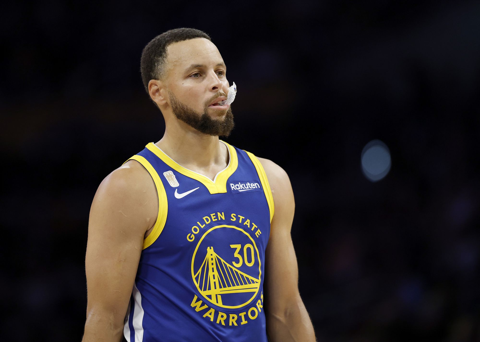 cột mốc quan trọng! Curry vượt Payton Sr. về mục tiêu trong sự nghiệp và đứng thứ 26 lịch sử