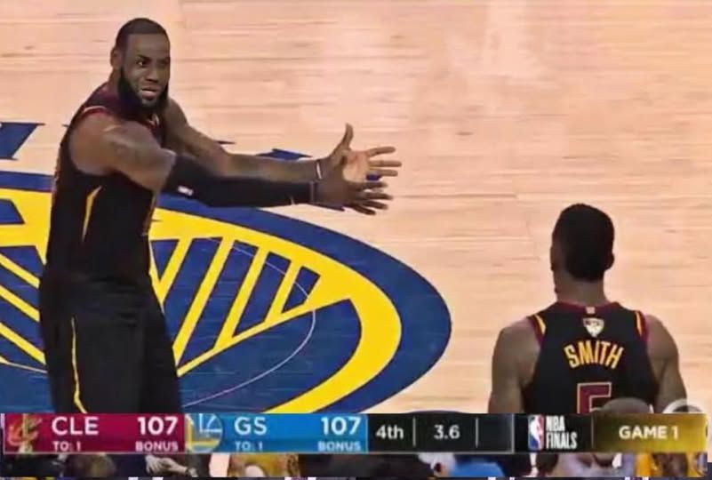 JR: James vẫn chưa tha thứ cho tôi, nhưng việc không gọi thời gian chờ không ảnh hưởng đến việc bạn trở thành DÊ.