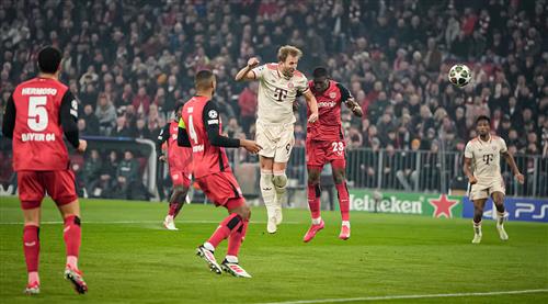 Bayern Munich đấu với Bayer Leverkusen