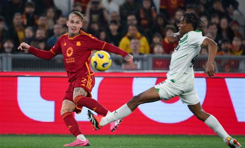 Roma đấu với Sassuolo