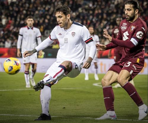 Cagliari đấu với Torino