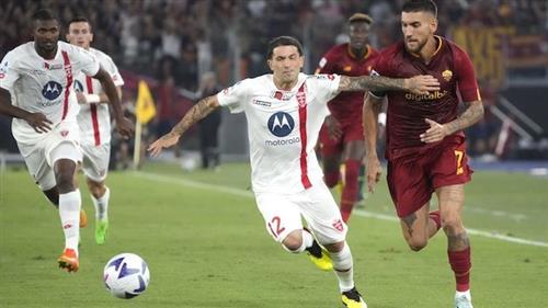 Monza đấu với Roma