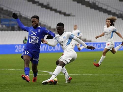 Strasbourg đấu với Troyes