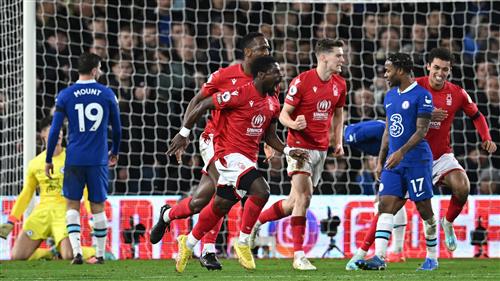 Nottingham đấu với Chelsea