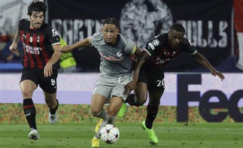 AC Milan đấu với Salzburg
