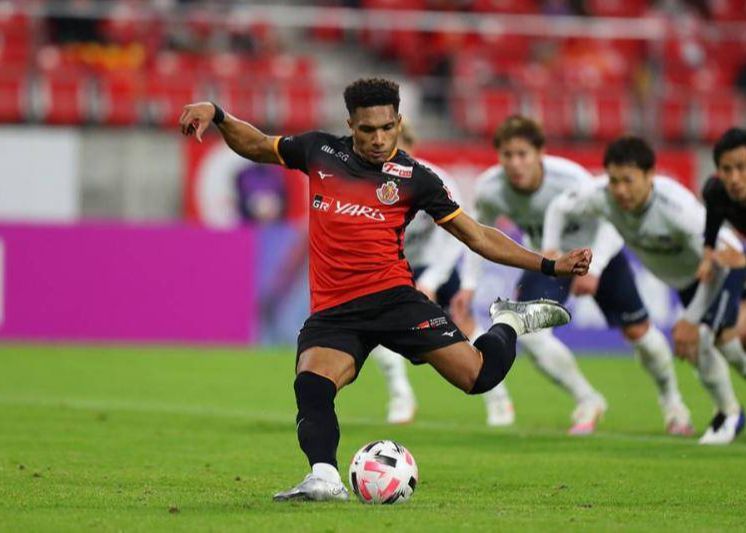 Quan chức Nagoya: Mateus viện trợ nước ngoài bị rách dây chằng chéo trước bên trái và đã trở về Brazil điều trị