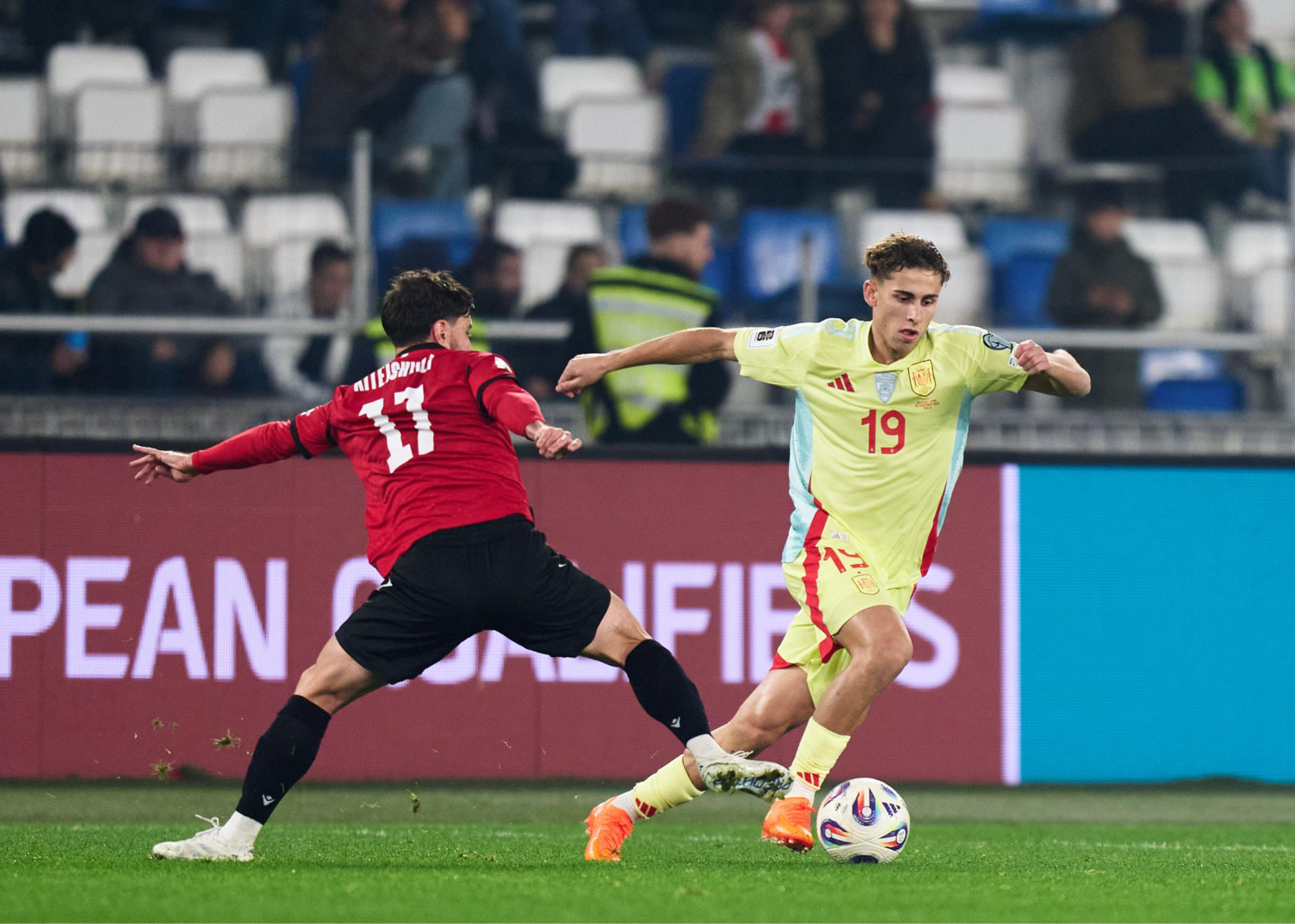 Tây Ban Nha vs Georgia: tỷ lệ rê bóng 61-39, tỷ số bàn thắng 10-5