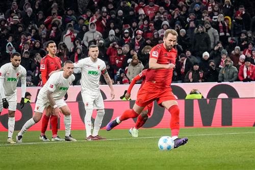 Bayern Munich đấu với Augsburg