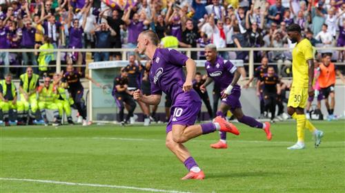 Fiorentina đấu với Lazio