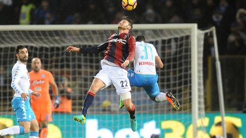 Bologna đấu với Napoli
