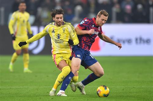 Bologna đấu với Juventus